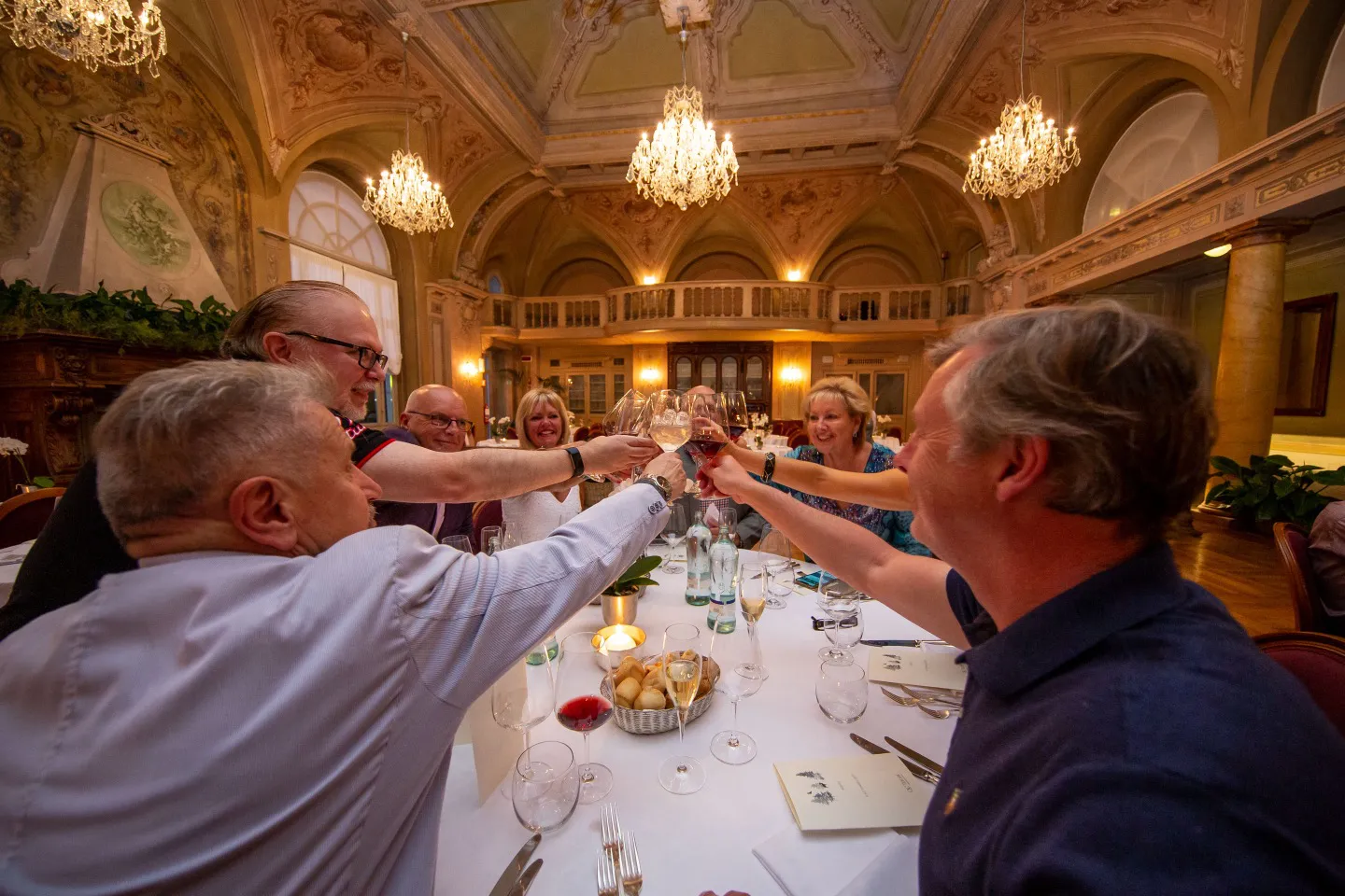 Enjoy fine dining and fine wine with new friends on a luxury tour of Italy