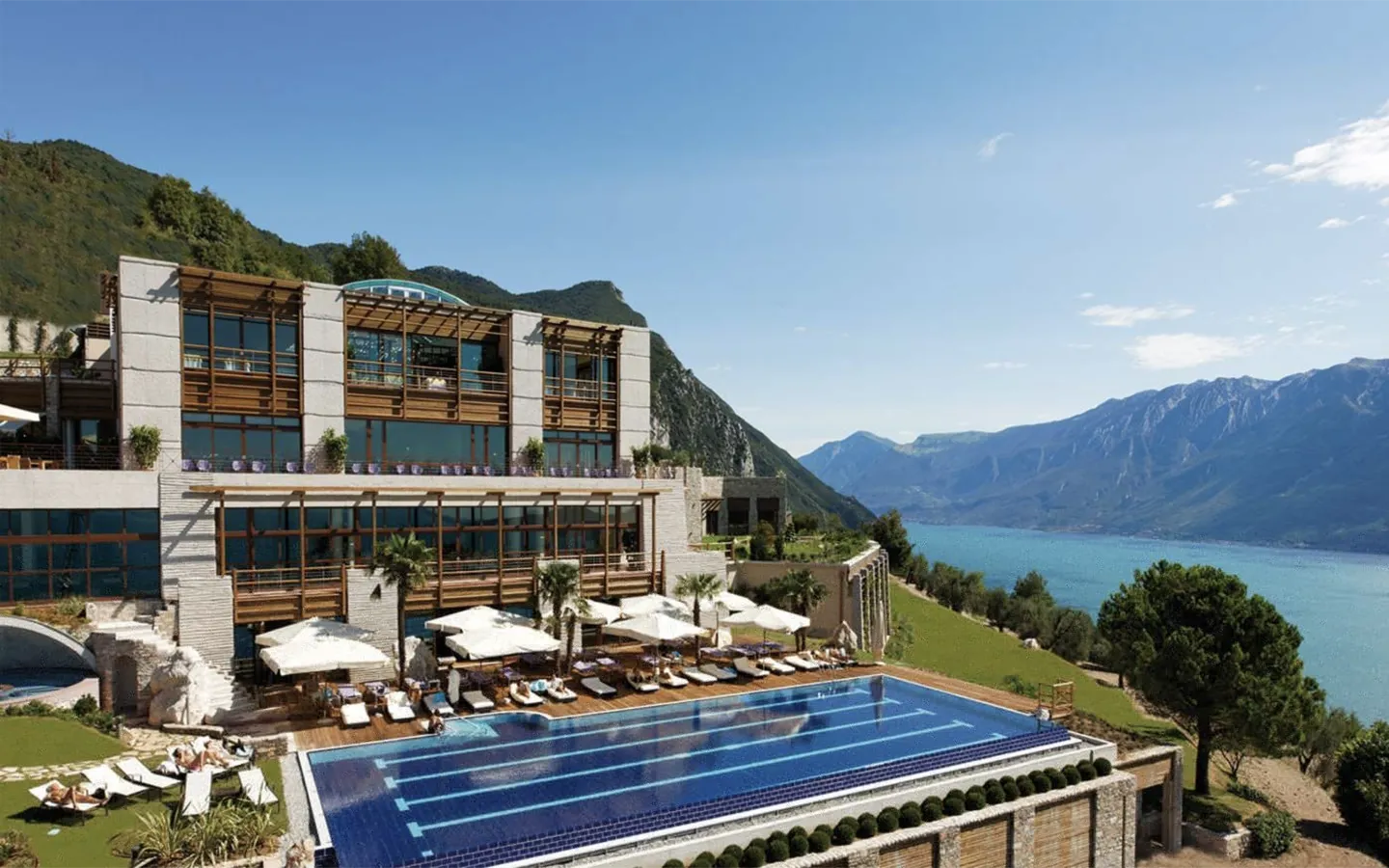 Stay in five-star resorts overlooking Lake Garda and Lake Como on a luxury tour of Italy