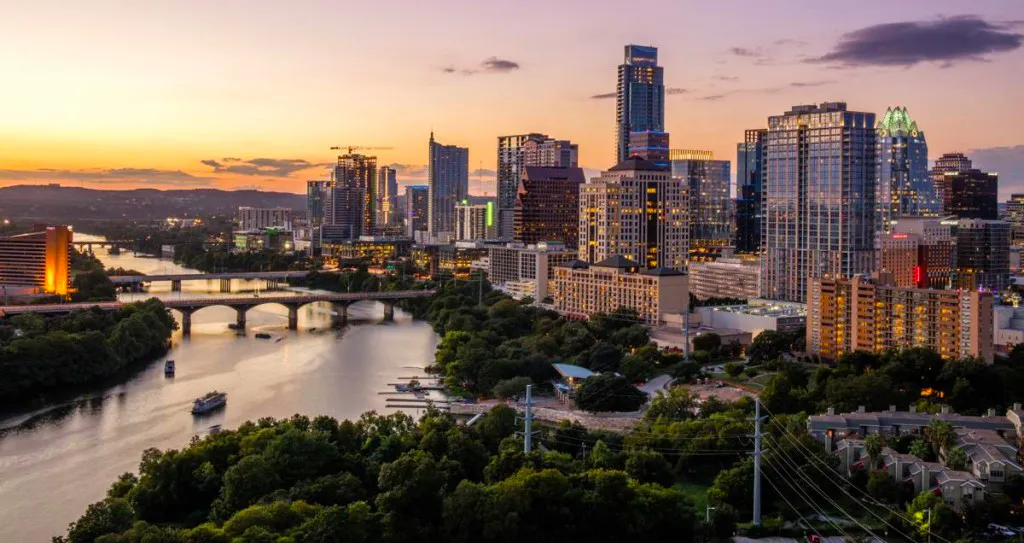 Spend a weekend in luxury in Austin for the F1 US Grand Prix with a hosted tour package